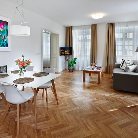 Downtown Suites Mala Strana Прага Экстерьер фото